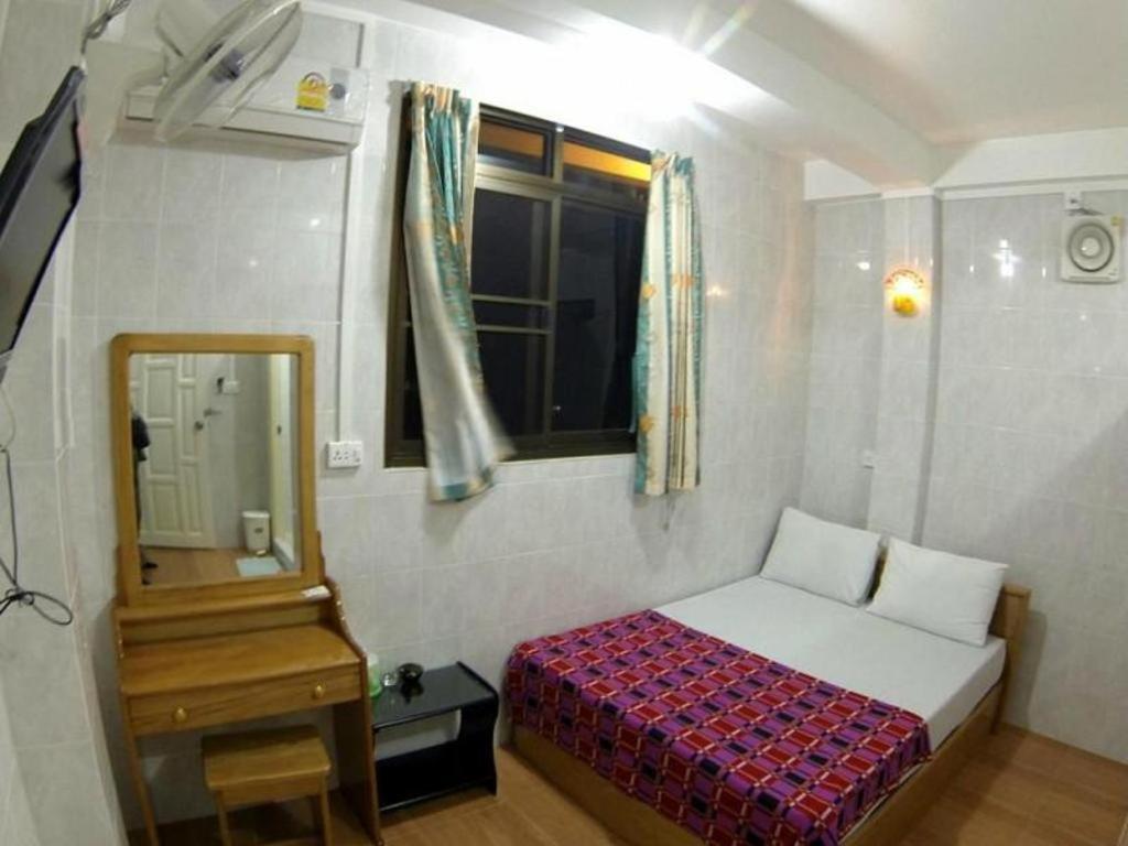 Penguin Hotel Kawthaung Extérieur photo