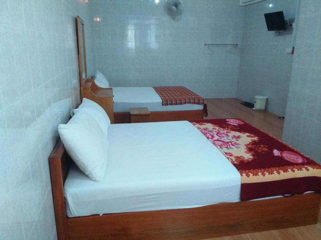 Penguin Hotel Kawthaung Extérieur photo