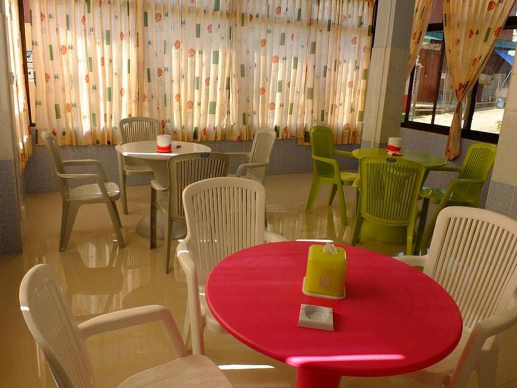 Penguin Hotel Kawthaung Extérieur photo